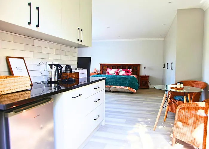 The Oak Suite